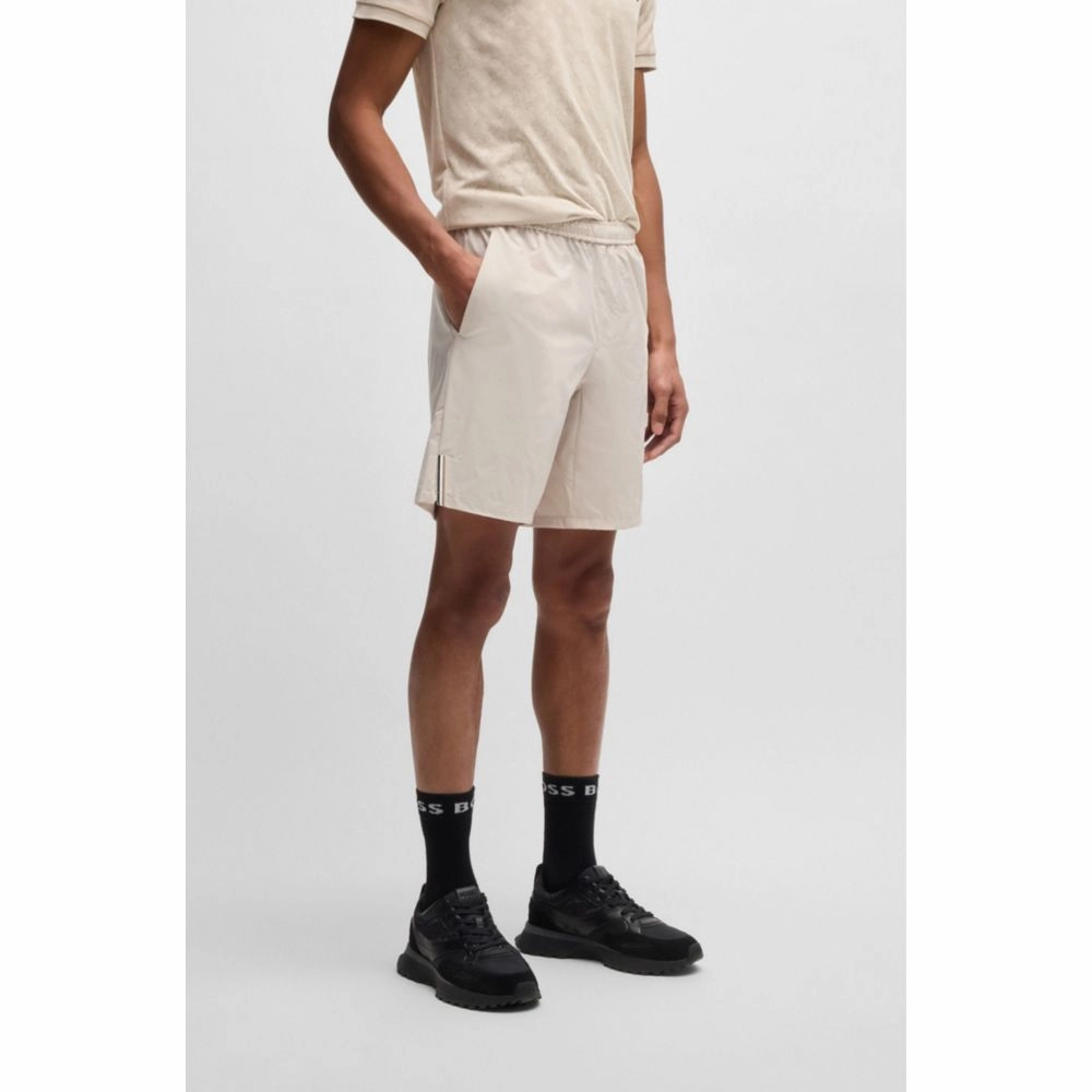 Active tennis shorts in quick-dry super-stretch fabric