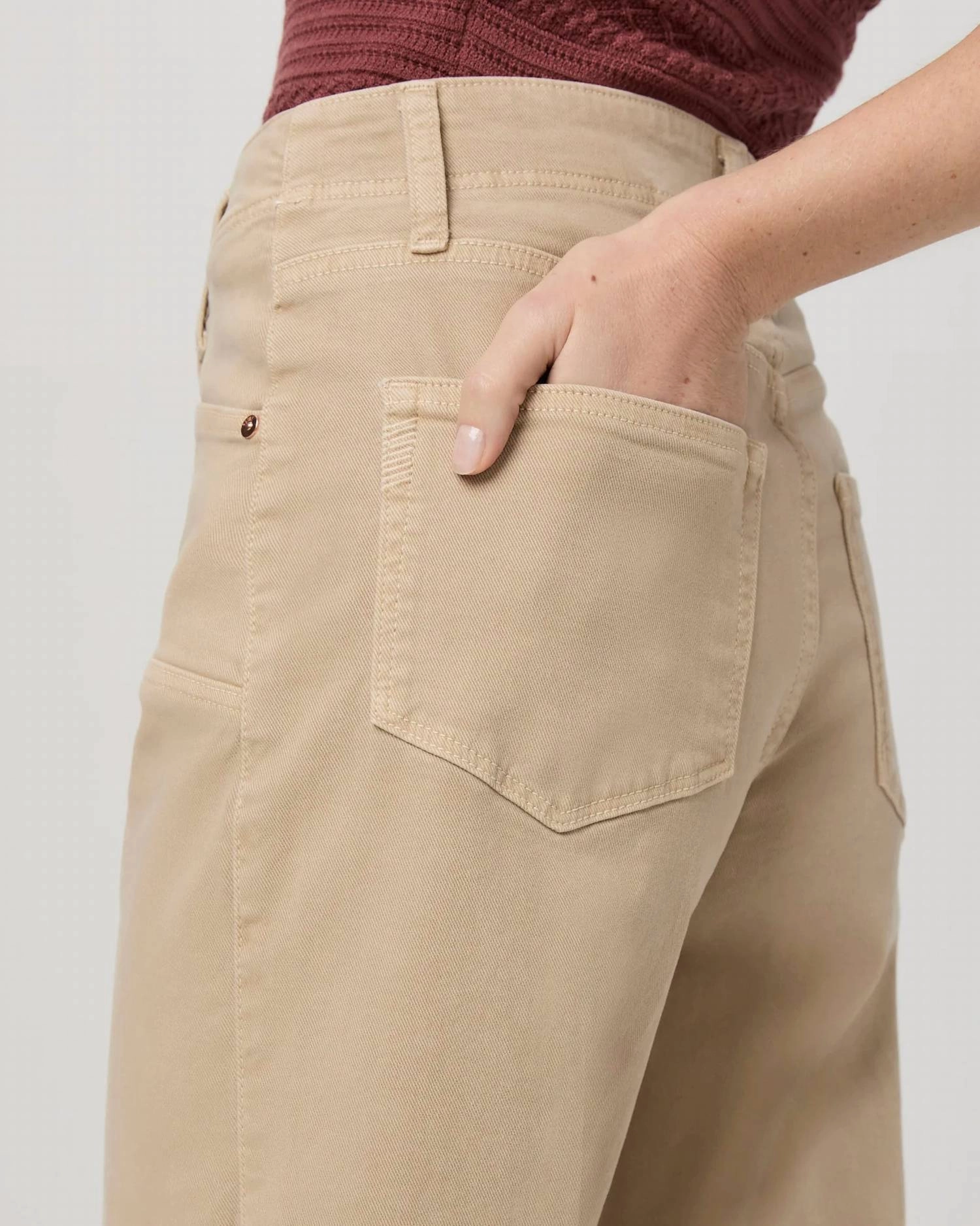 Anessa With Set In Pockets And Raw Hem Jean In Vintage Soft Sand
