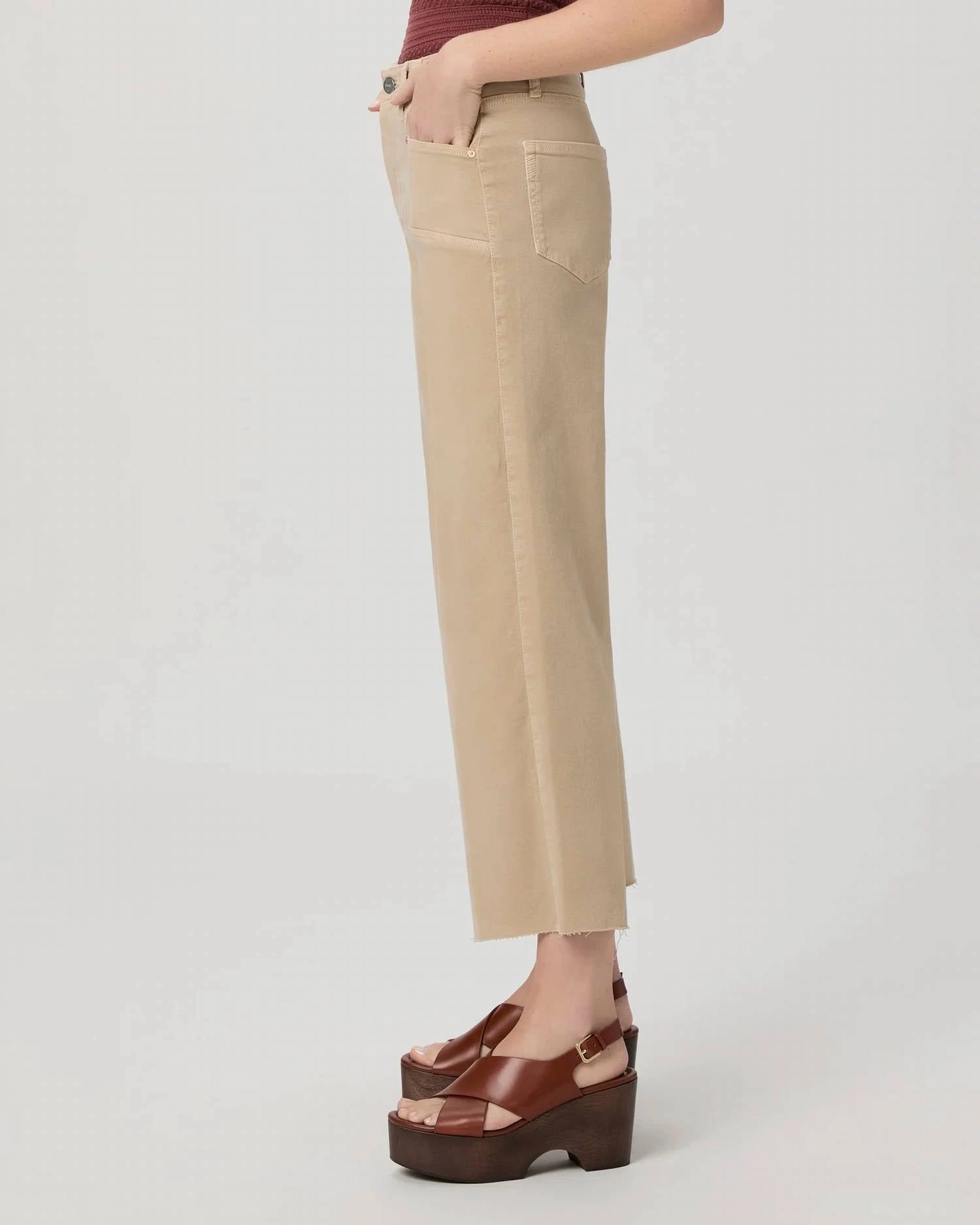 Anessa With Set In Pockets And Raw Hem Jean In Vintage Soft Sand