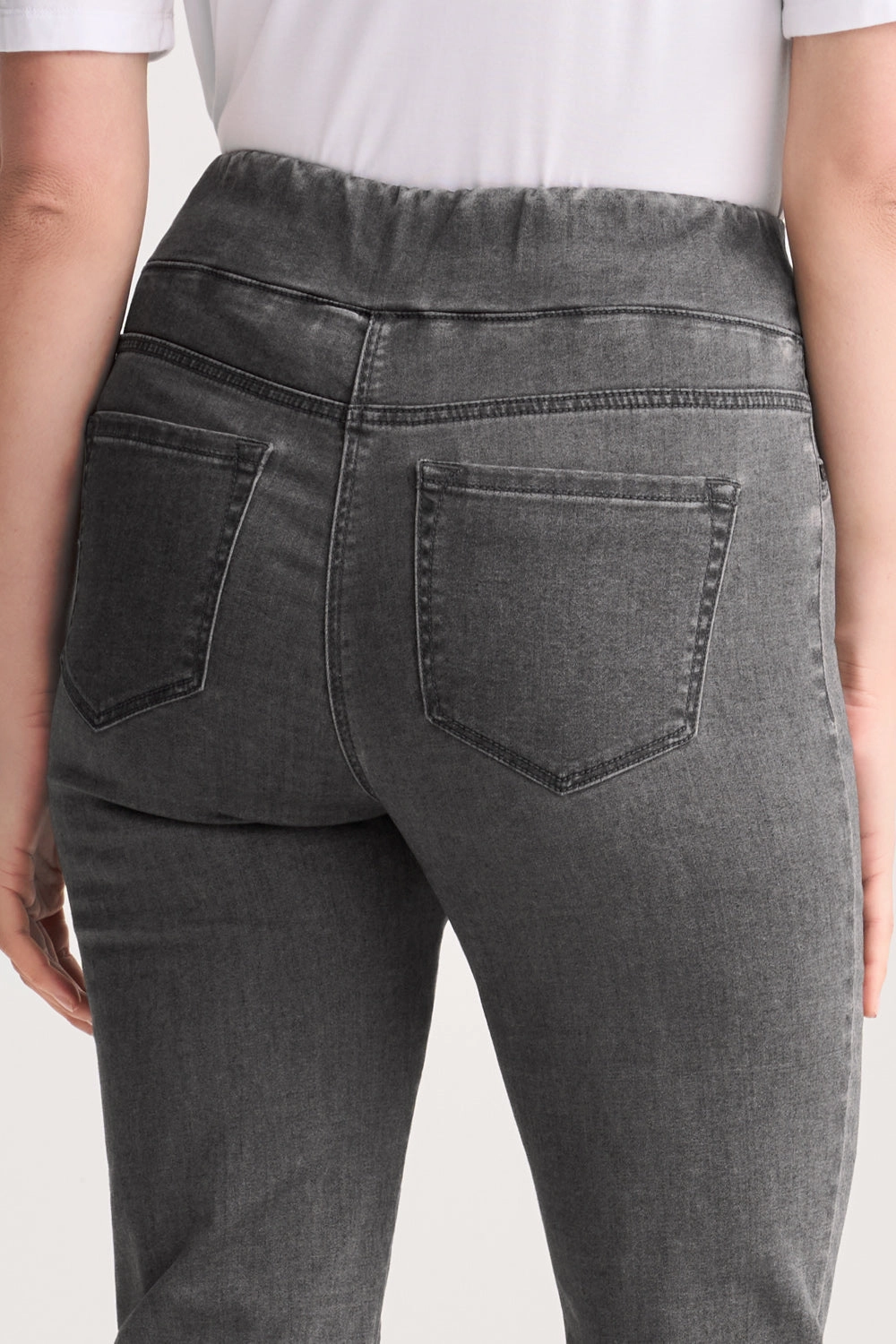 Bengajean 3/4 Button Detail - Charcoal