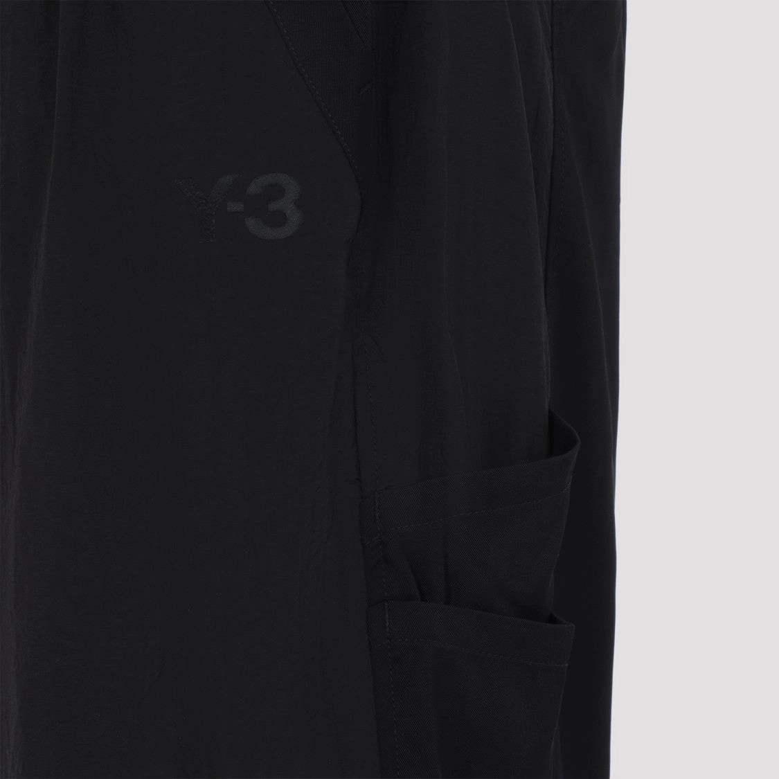 Black Bermuda Shorts With Adjustable Belt And Practical Pockets
