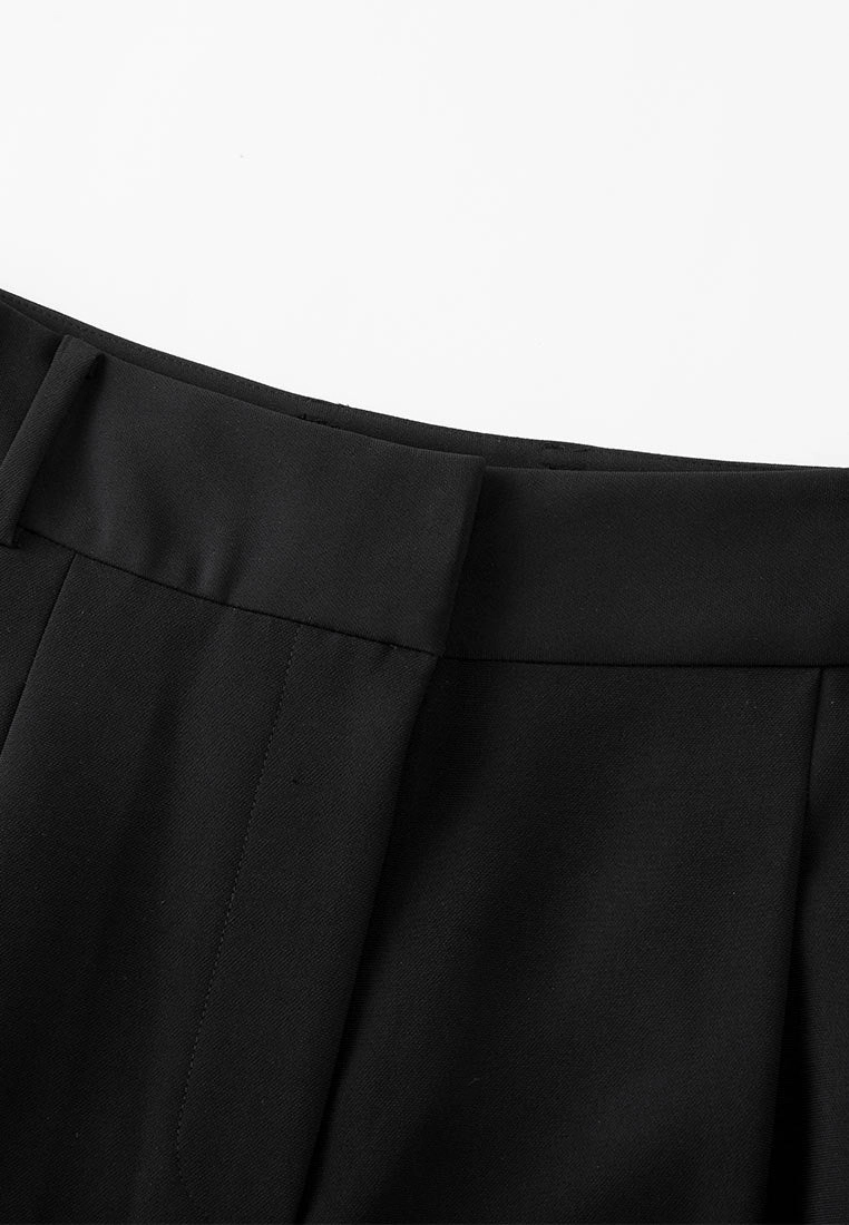 Black Crepe Cargo Tapered Pants