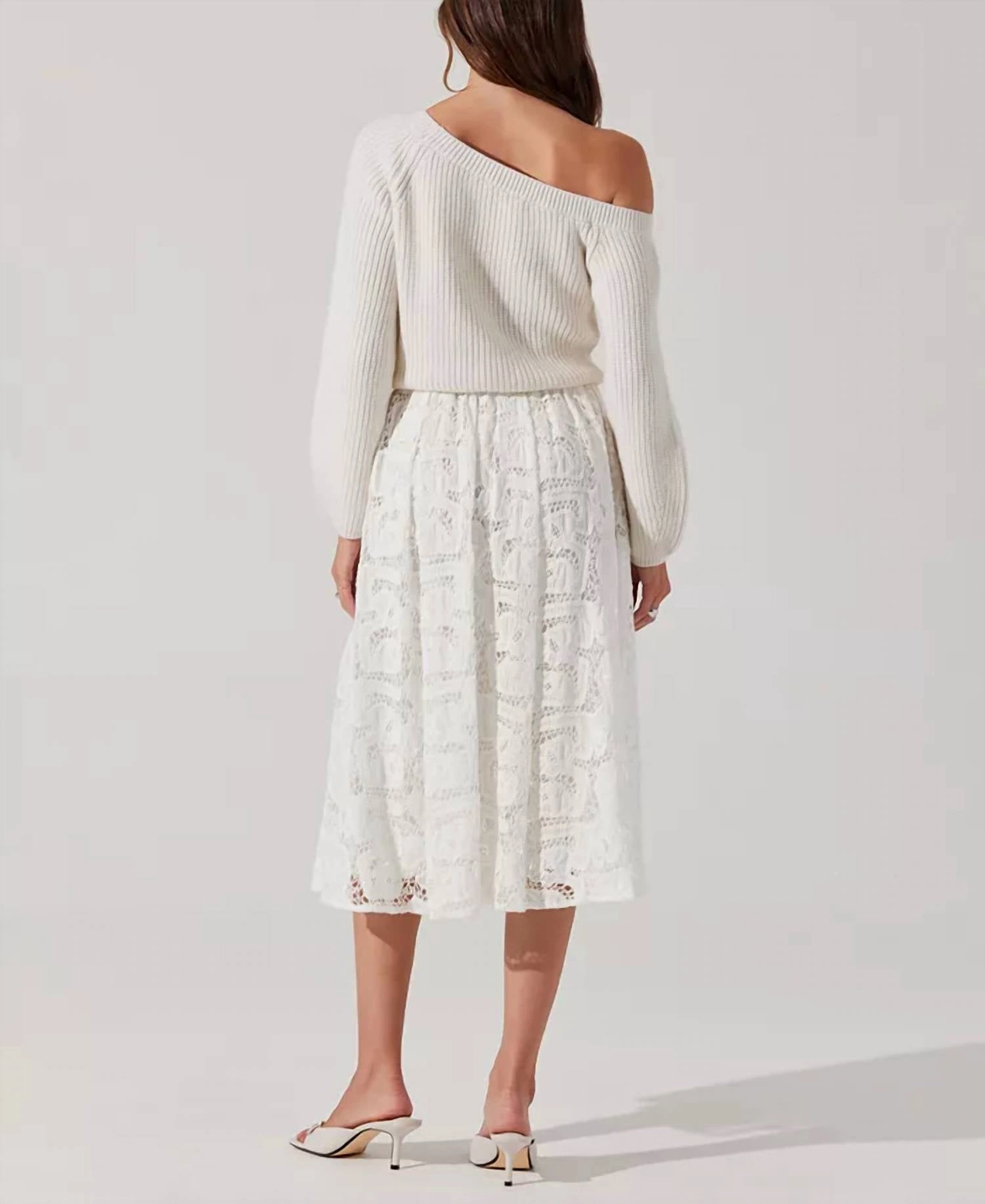 Ceren Lace Midi Skirt In White