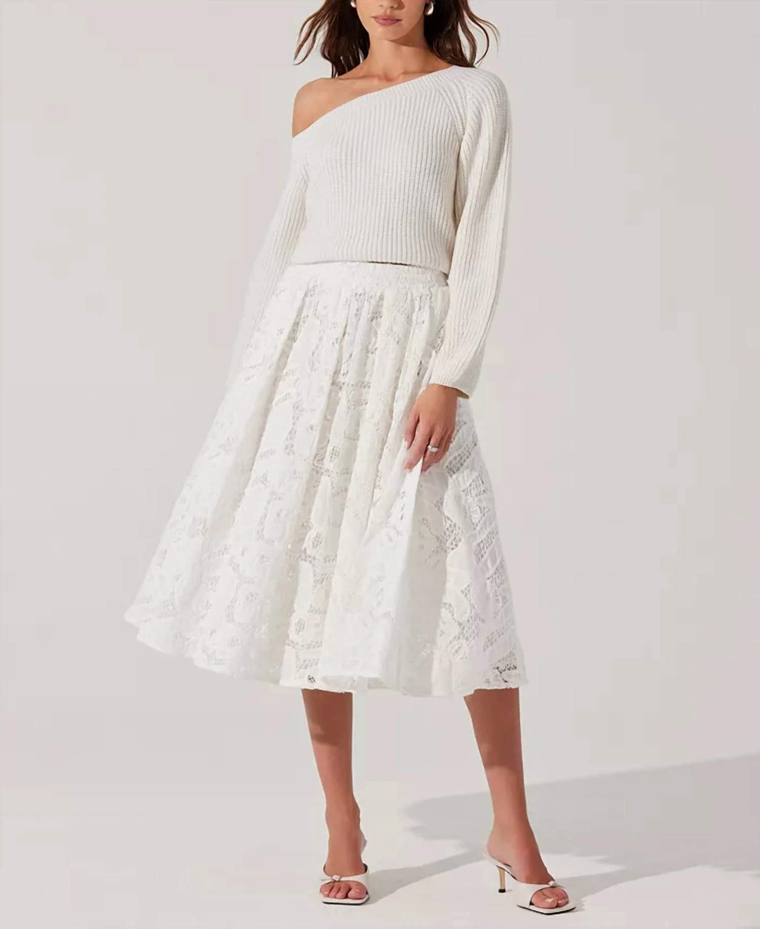 Ceren Lace Midi Skirt In White