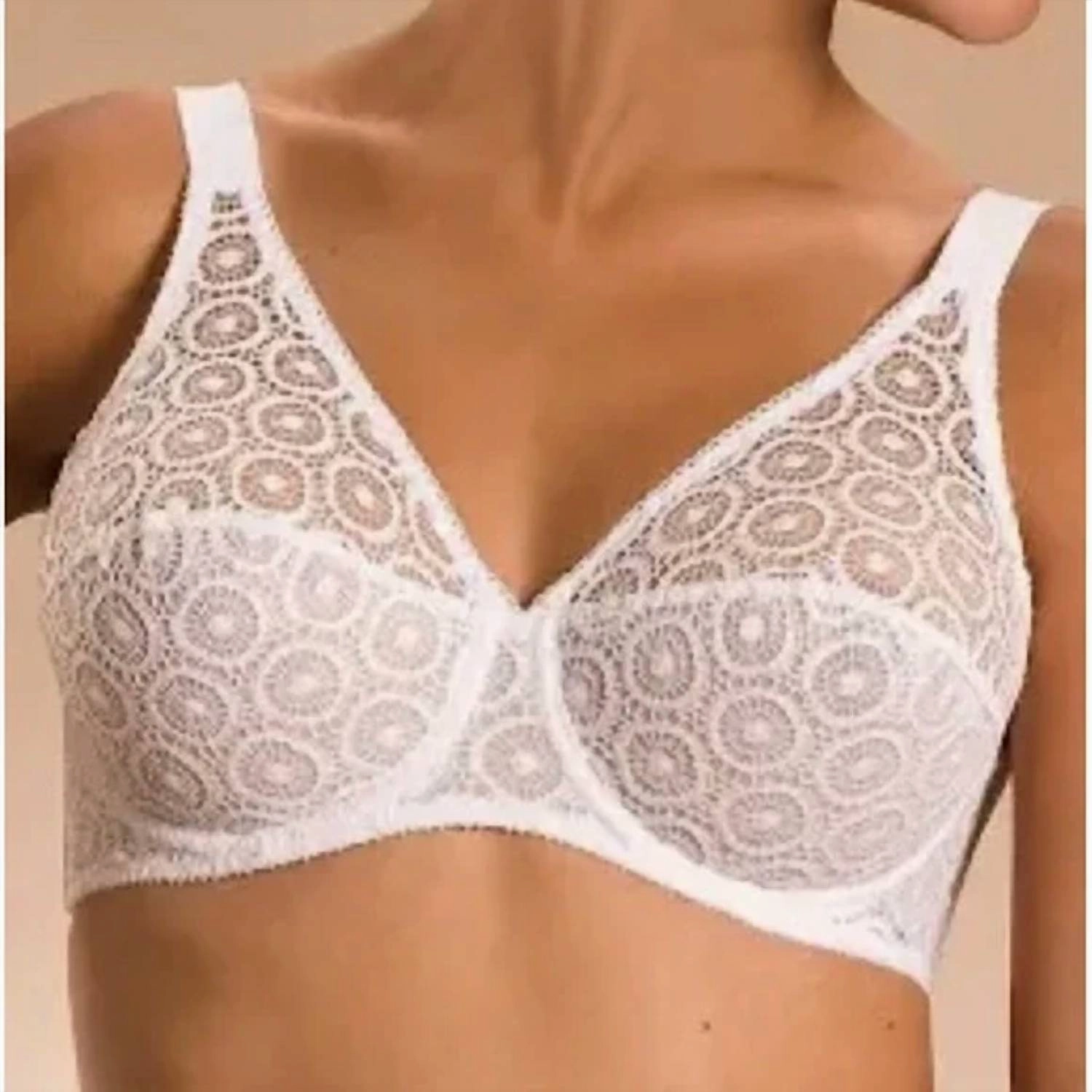 Circle Lace Full Coverage Unlined Bra In White