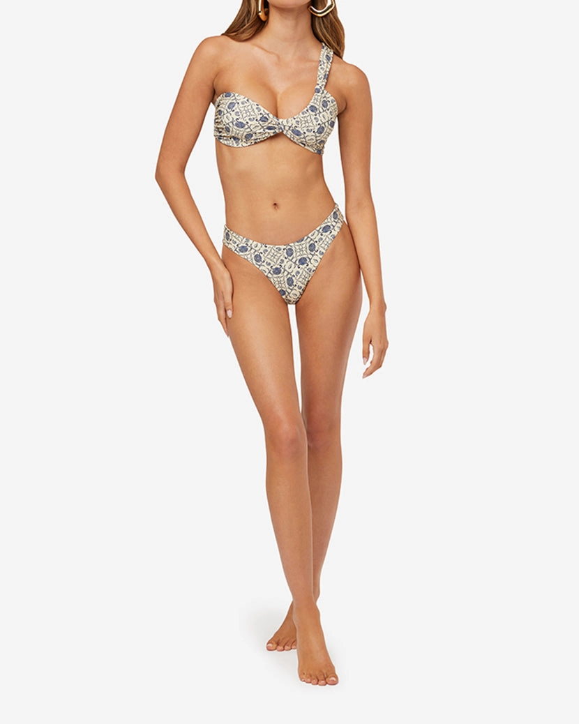 Classic Scoop Bottom