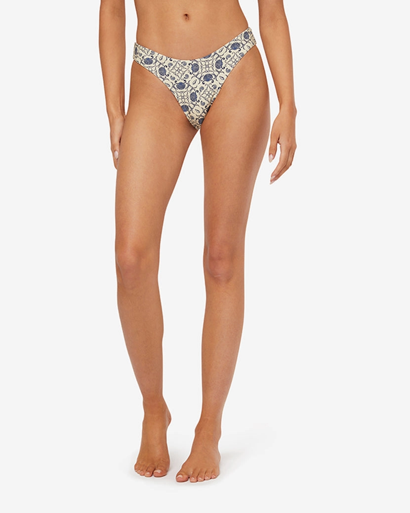 Classic Scoop Bottom