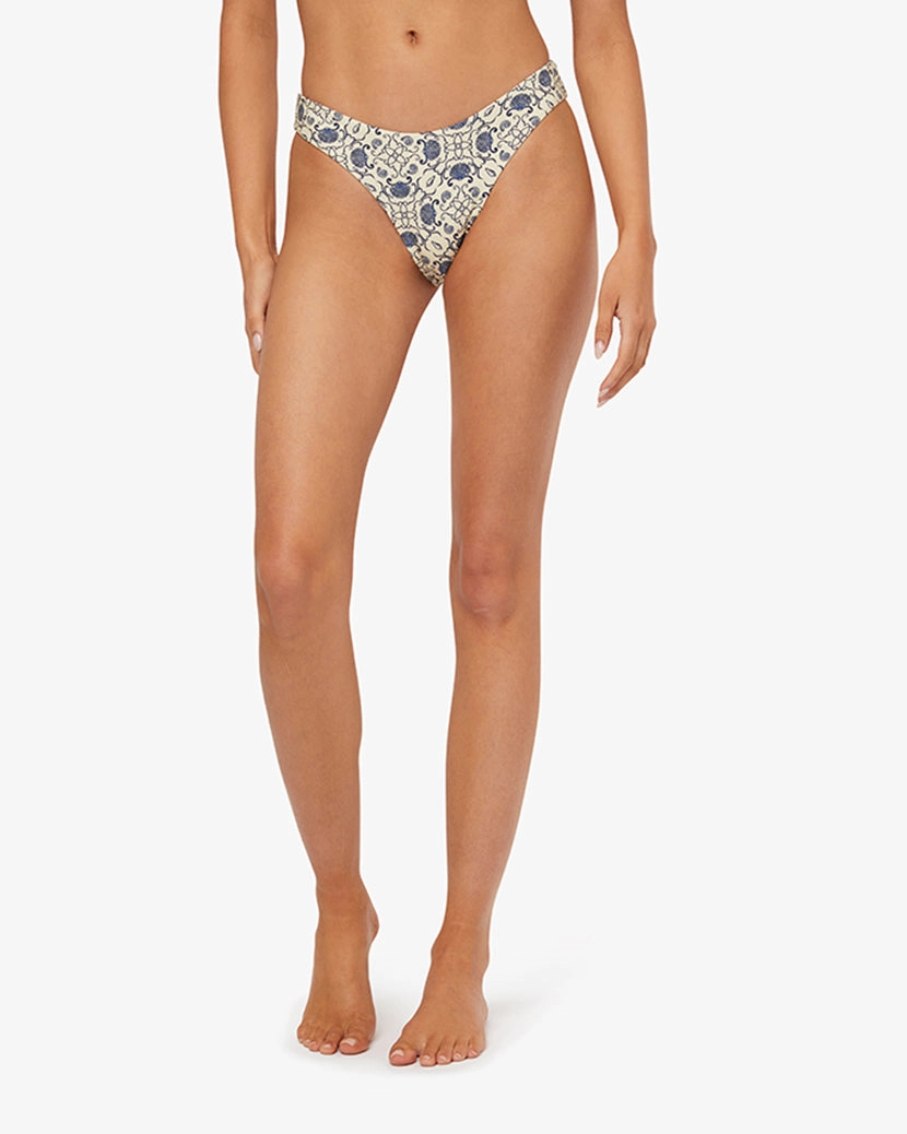 Classic Scoop Bottom
