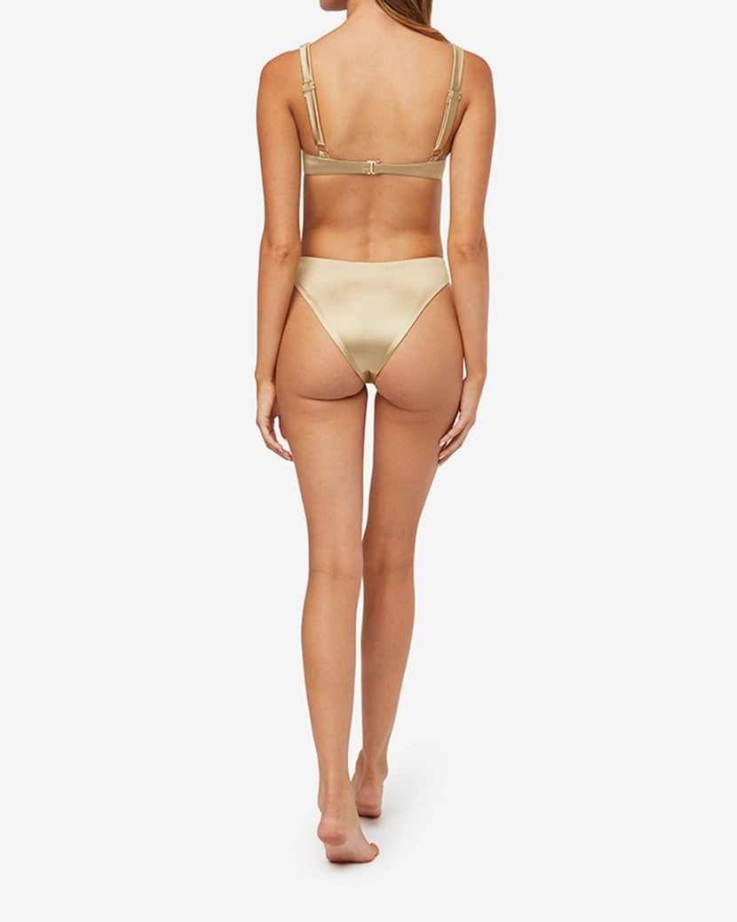 Classic Scoop Bottom