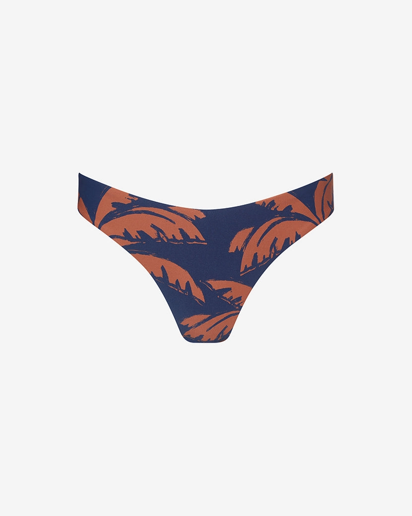 Delilah Bottom