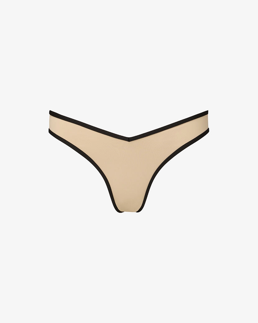 Delilah Bottom