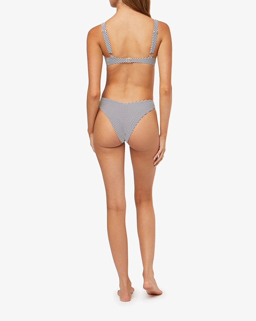 Delilah Bottom