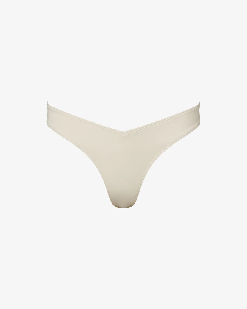 Delilah Bottom