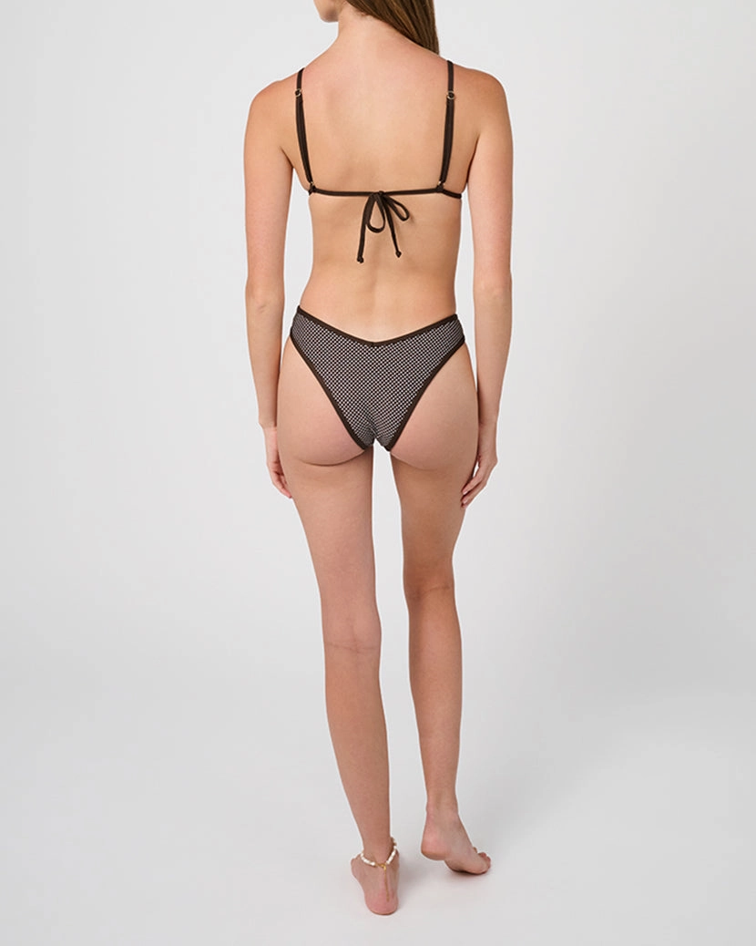 Delilah Bottom
