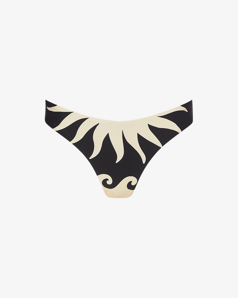 Delilah Bottom