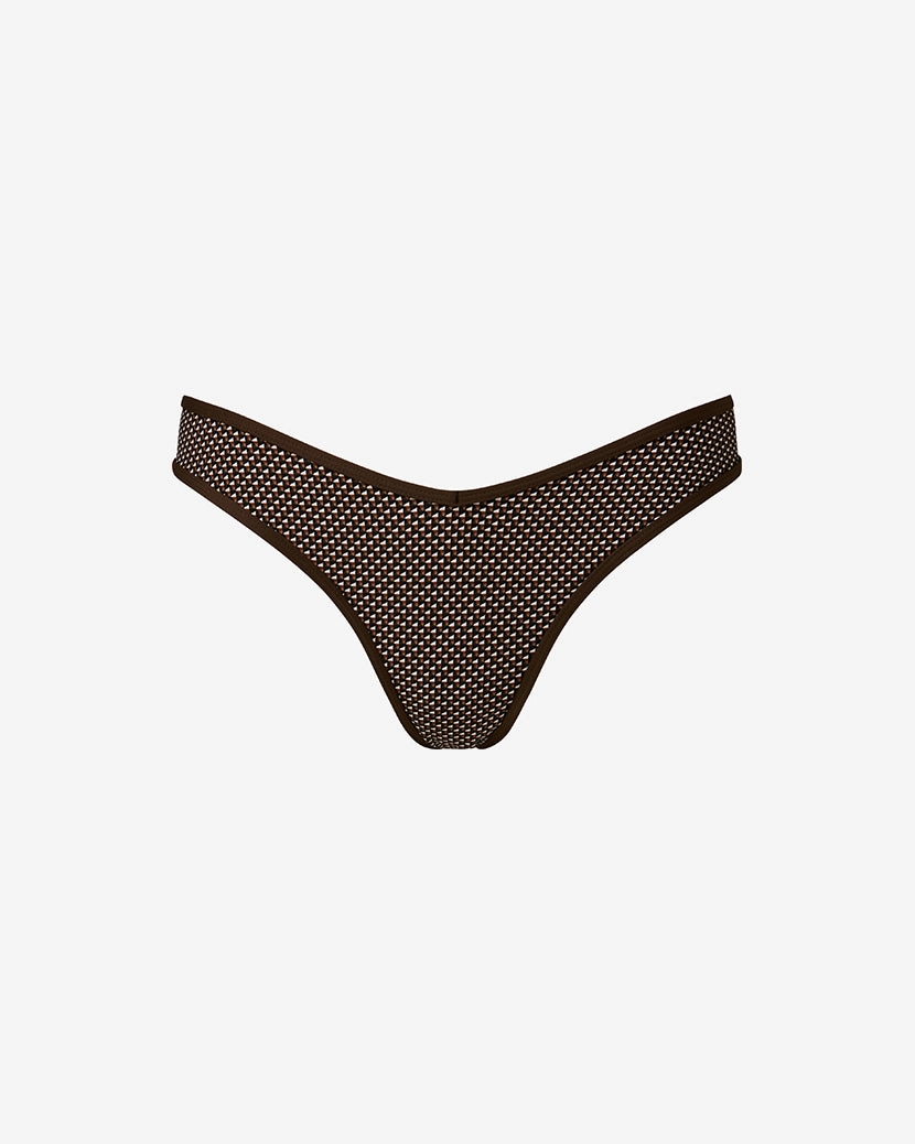 Delilah Bottom