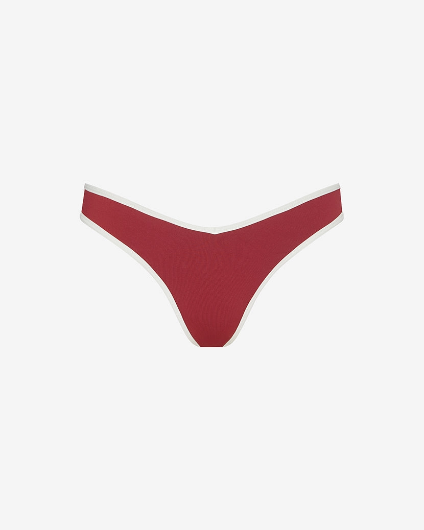 Delilah Bottom