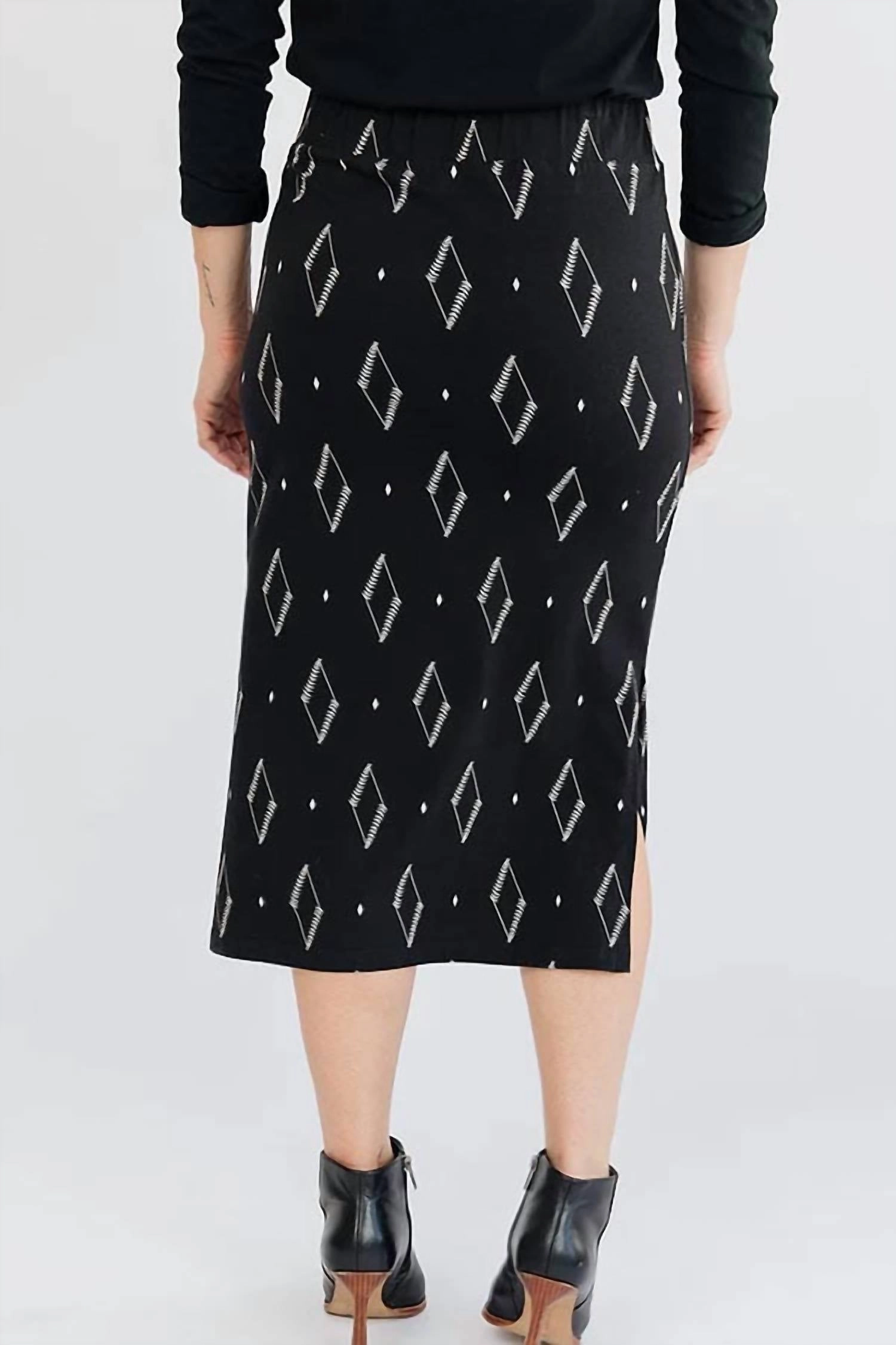 Isla Skirt In Black Diamond Vine