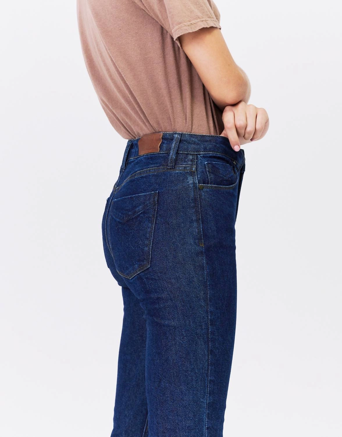 Joan Straight Fit Jeans In Classic