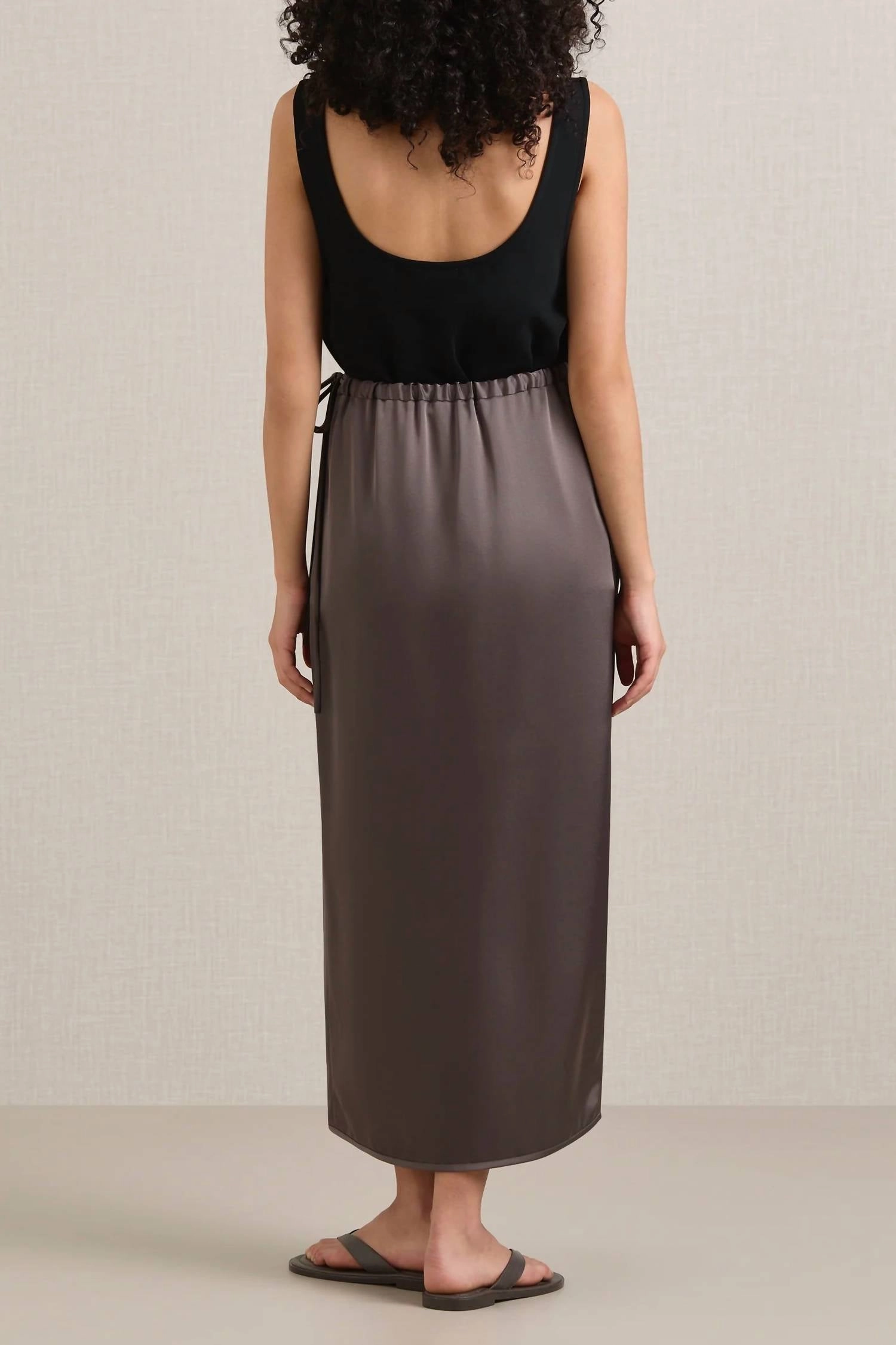 Kindell Midi Skirt In Graphite