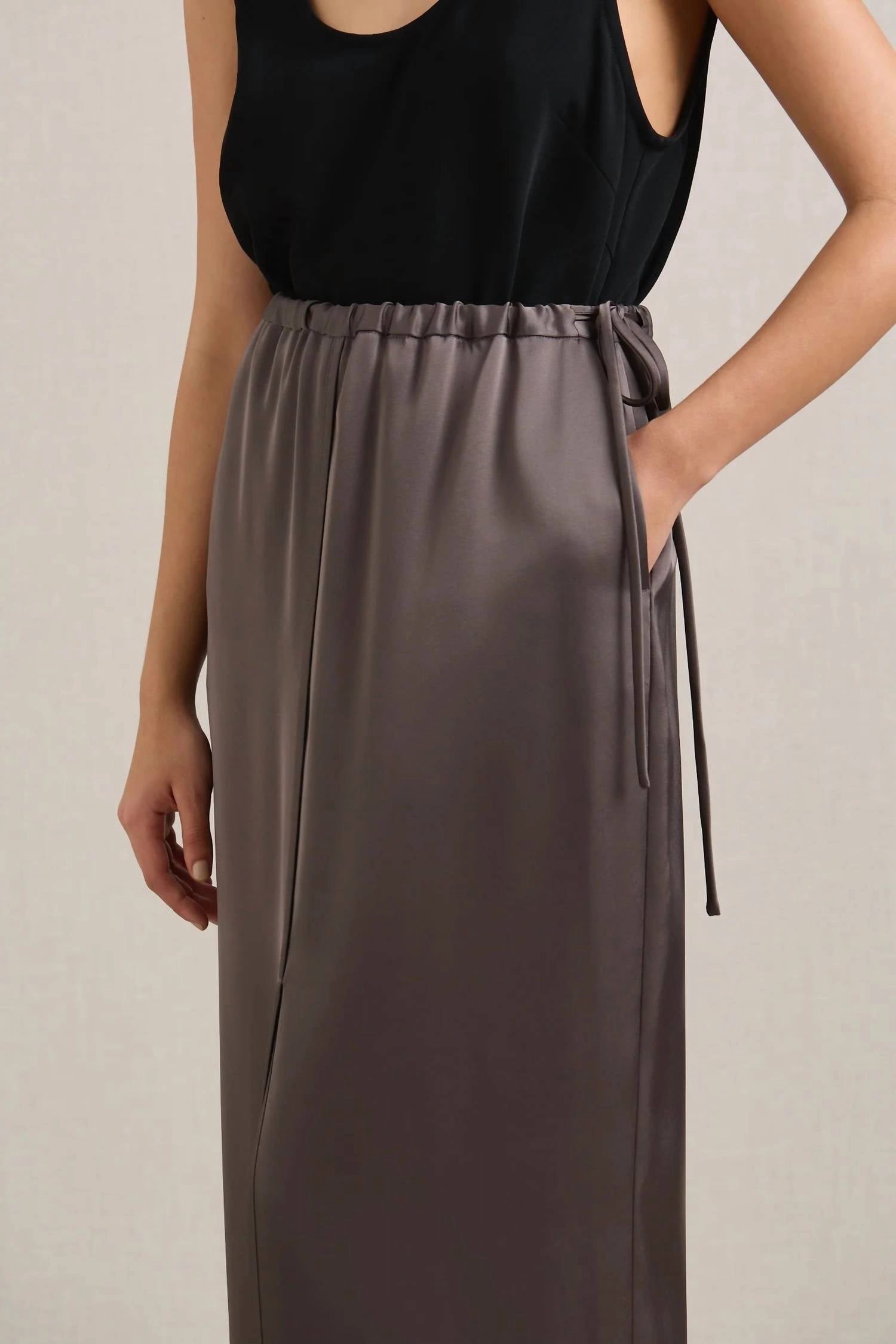 Kindell Midi Skirt In Graphite
