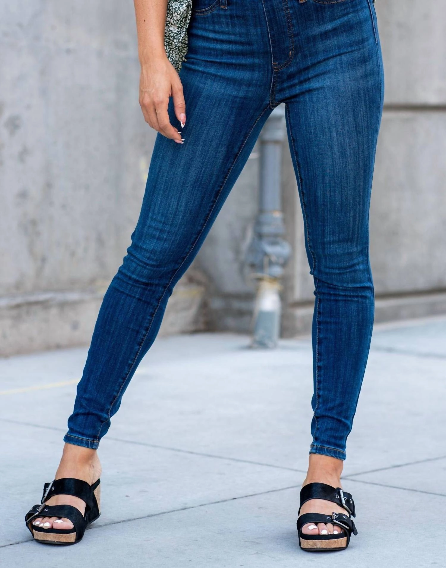 Kingsport High Rise Pull On Skinny Jegging In Denim