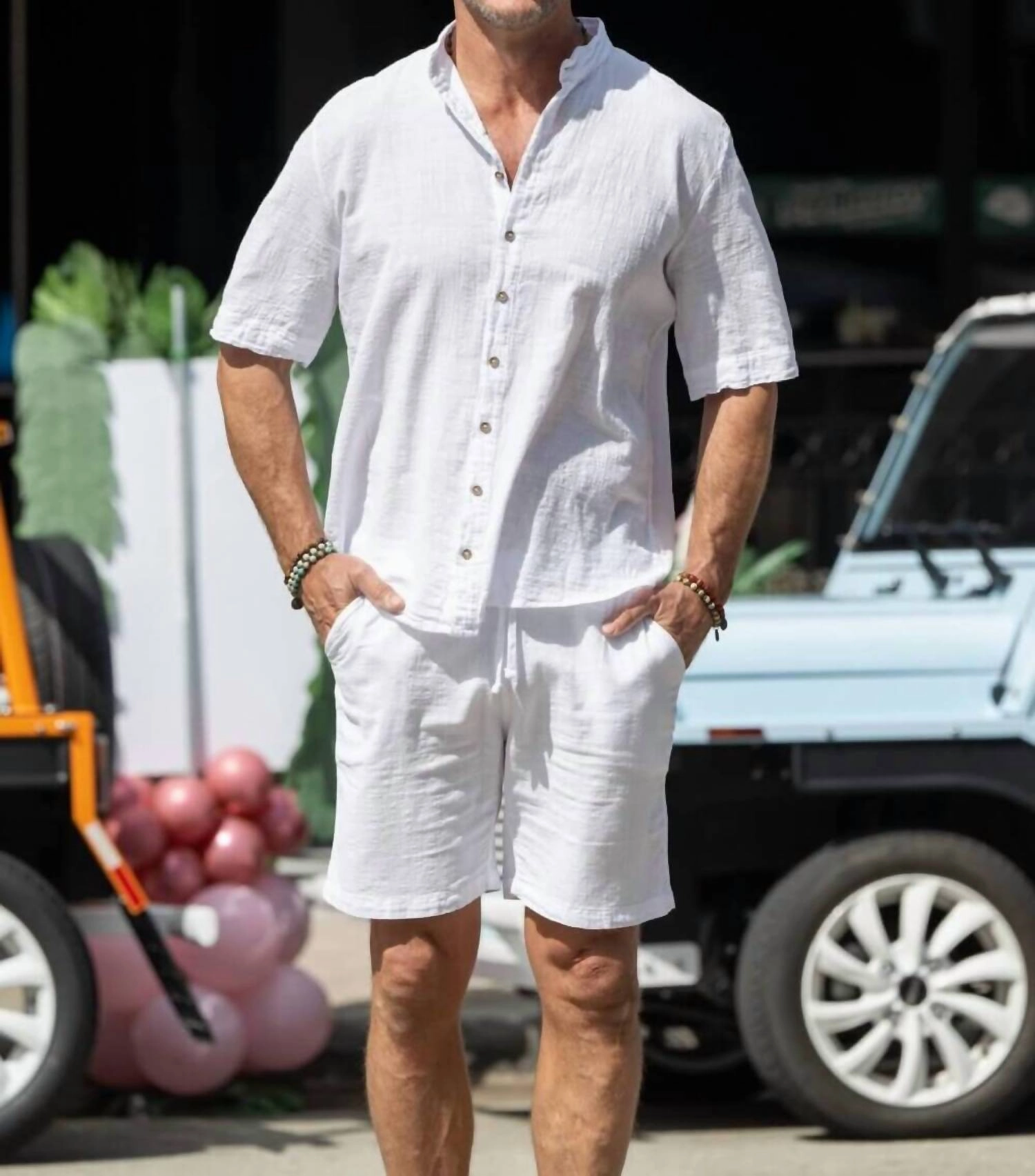 Leonardo Shorts In White