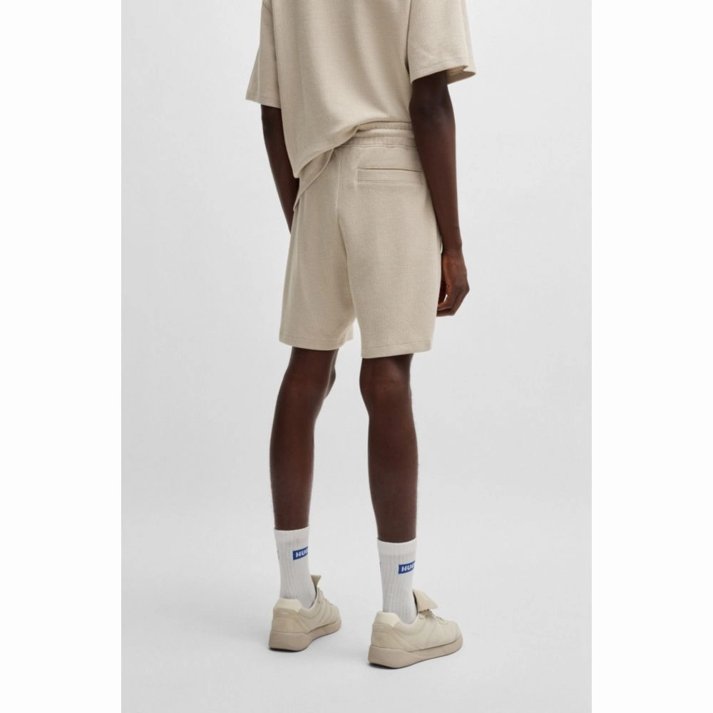 Loose-fit shorts in waffle-structured cotton