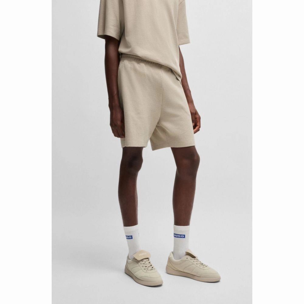 Loose-fit shorts in waffle-structured cotton