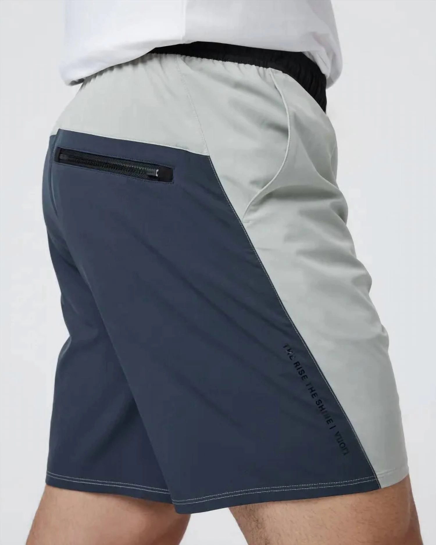 Men's Kore Short 7" In White Sage