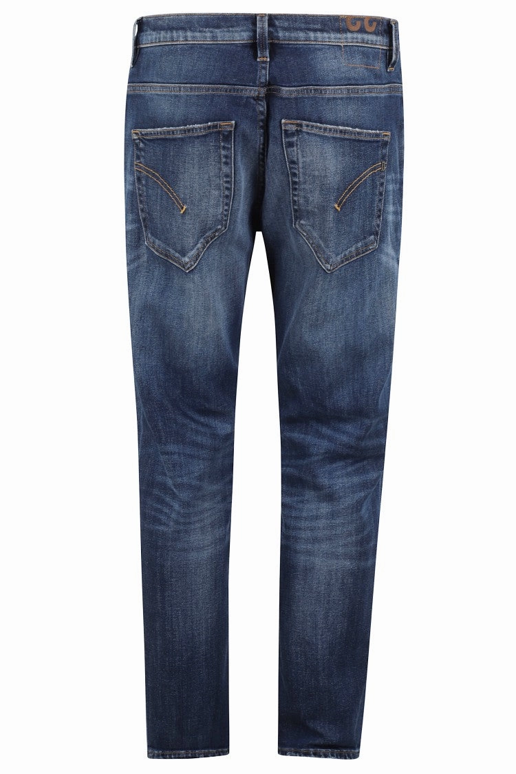 Mid-Rise Carrot Leg Jeans With Stylish Rips
