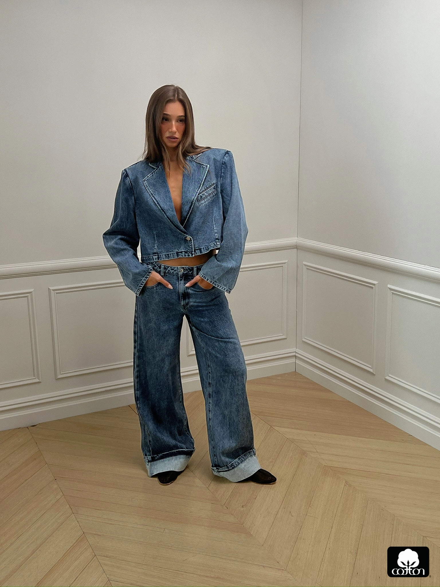 Mid Rise Cuff Straight Leg Jean
