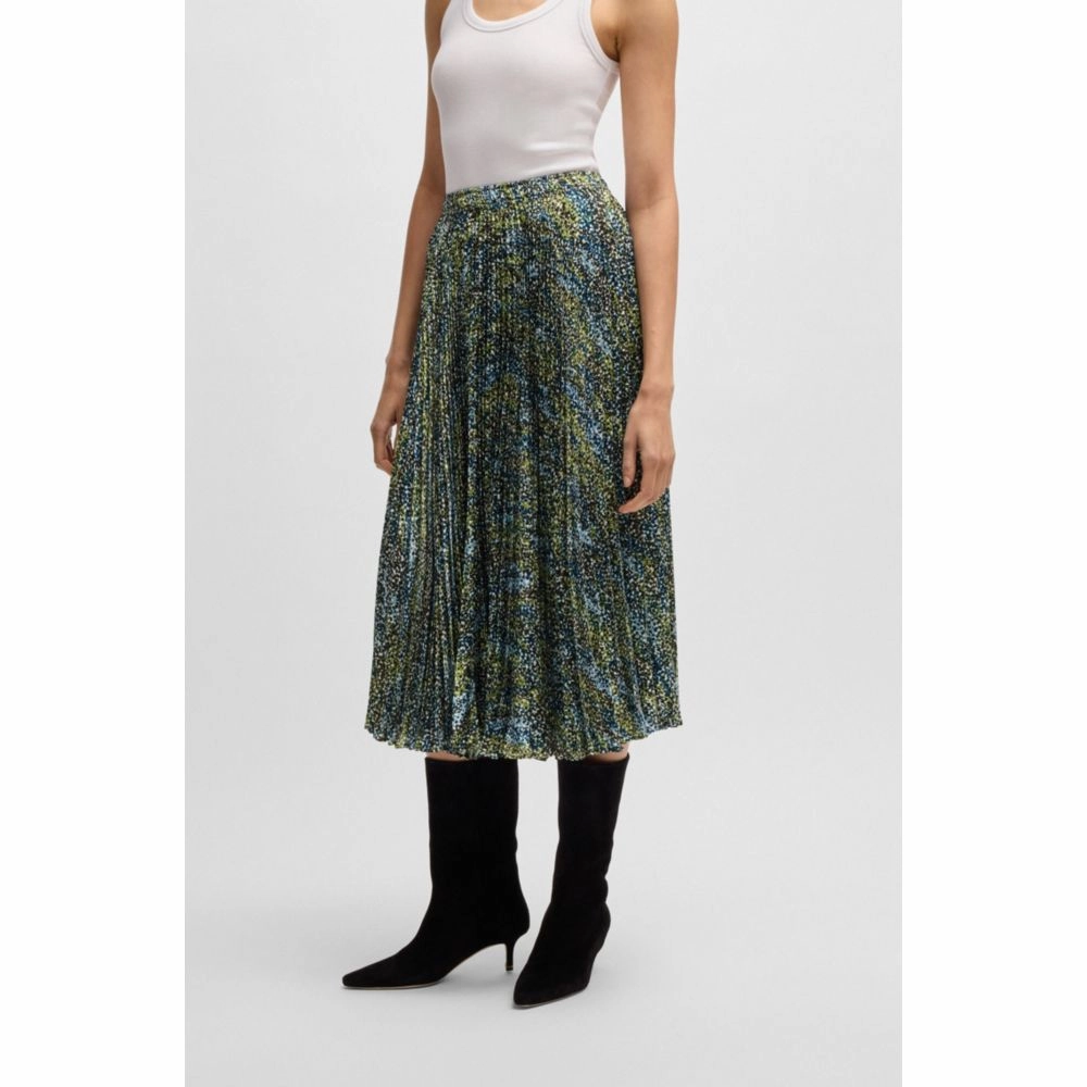 Midi-length skirt in printed pliss satin