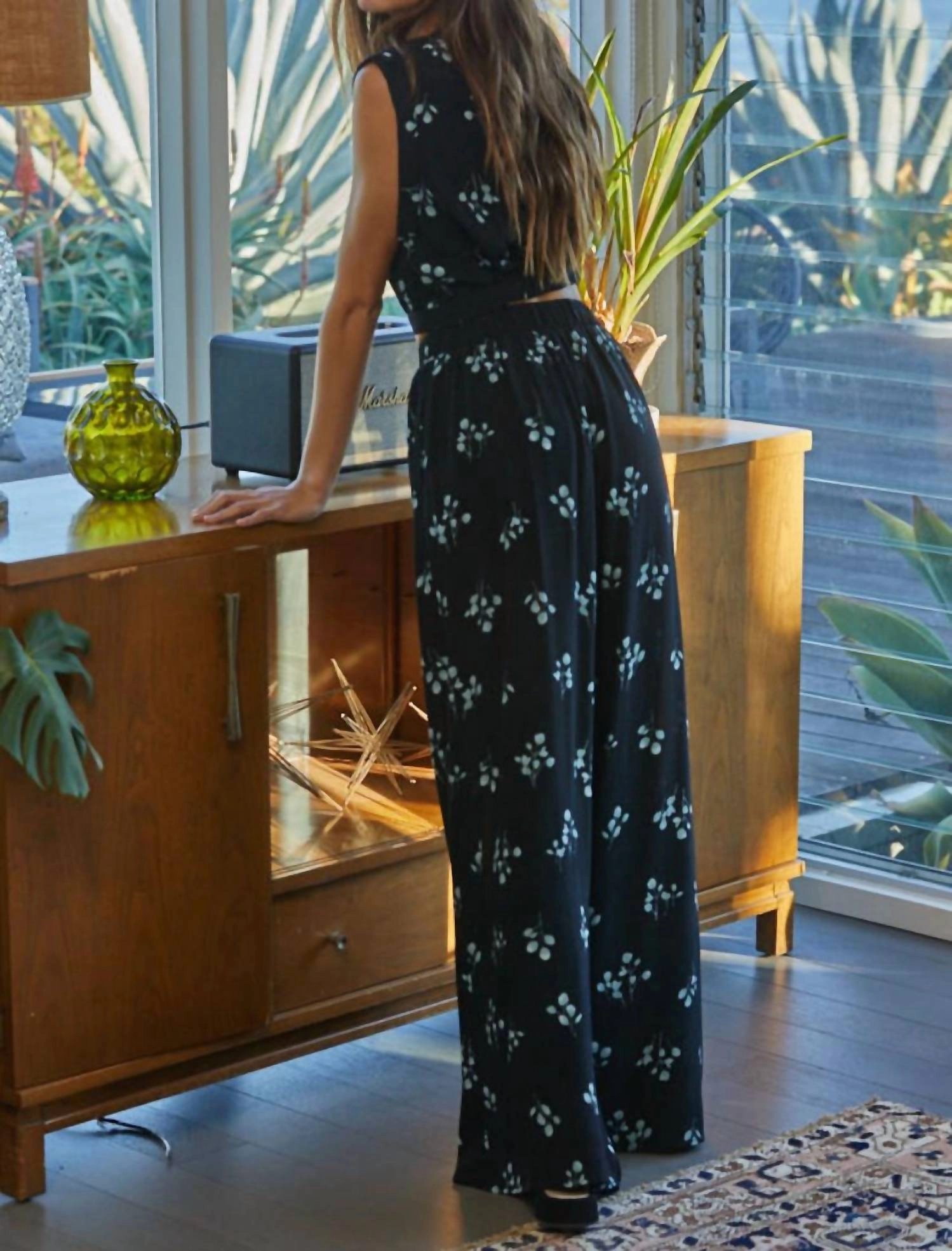 Montana Woven Floral Pants In Black