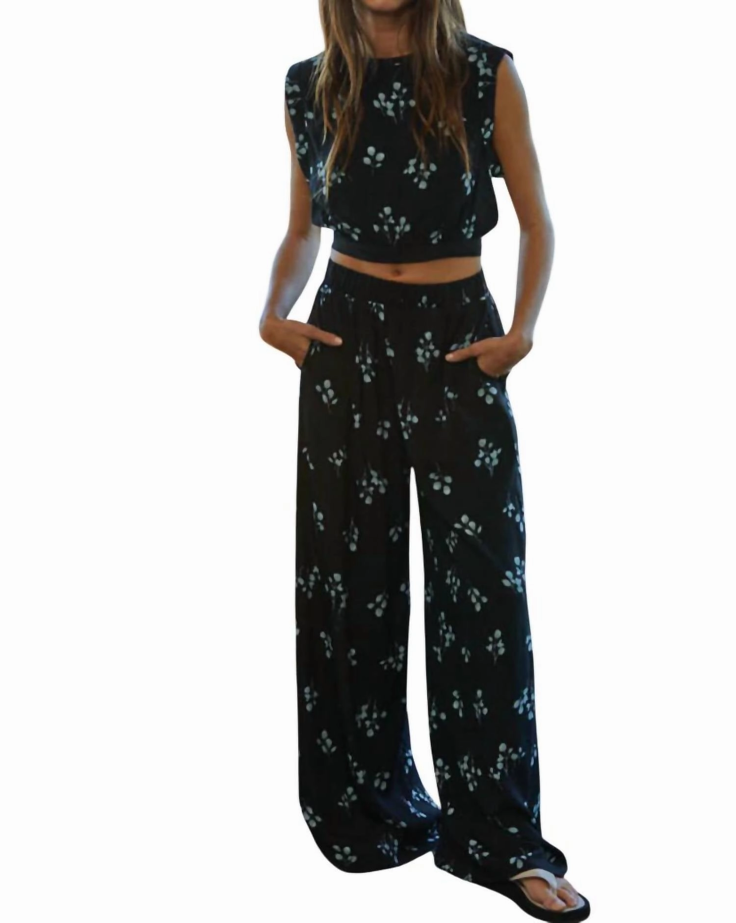 Montana Woven Floral Pants In Black