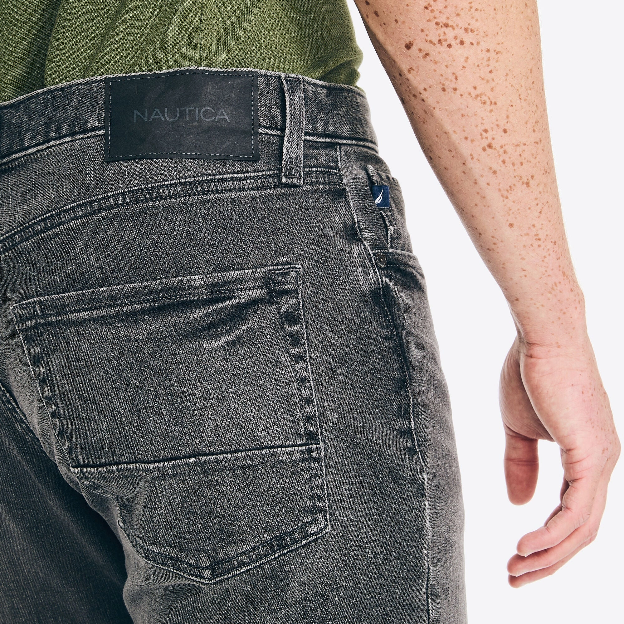 Nautica Mens Sustainably Crafted Vintage Straight Stretch Denim