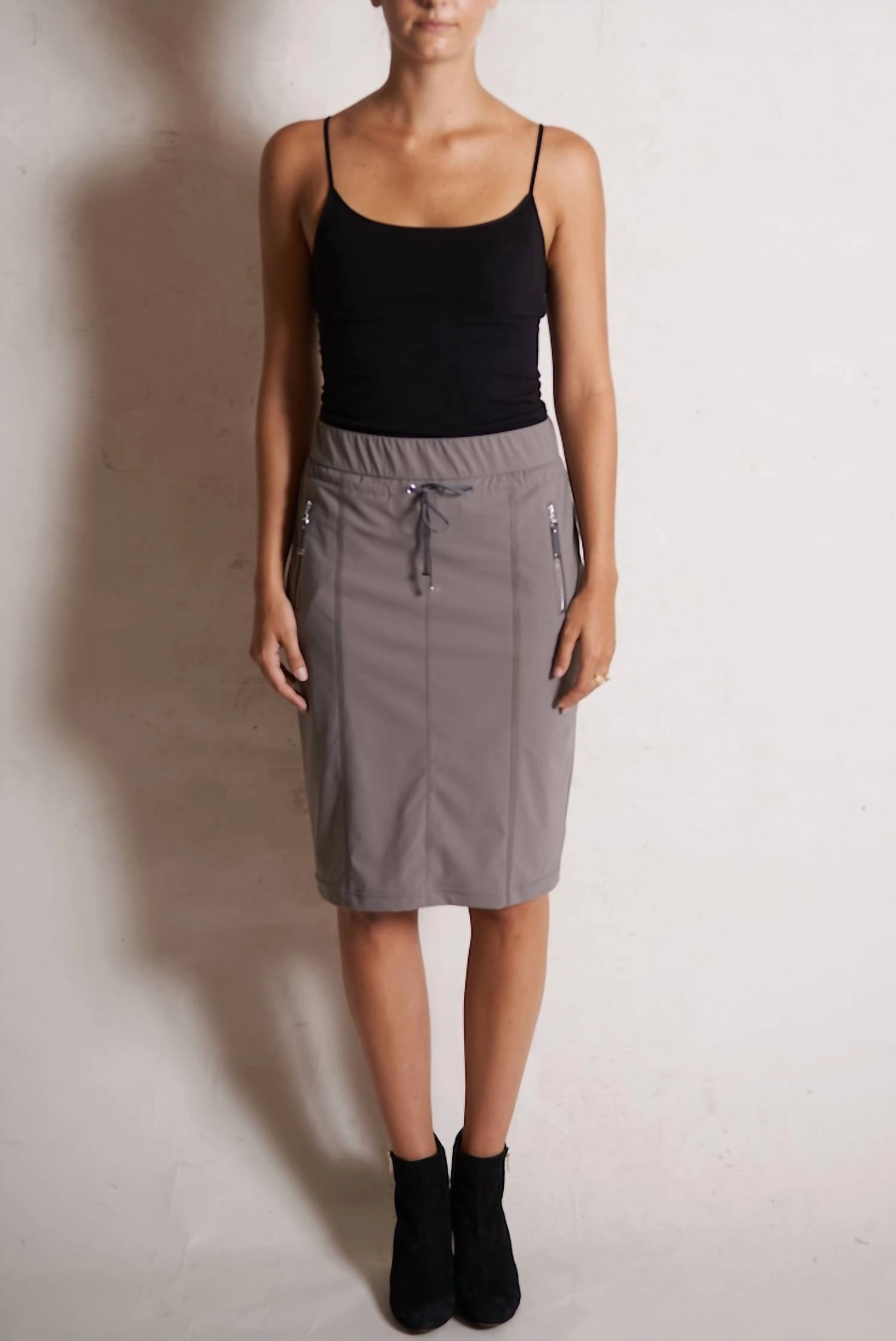 Nele Knee Length Skirt In Warm Grey