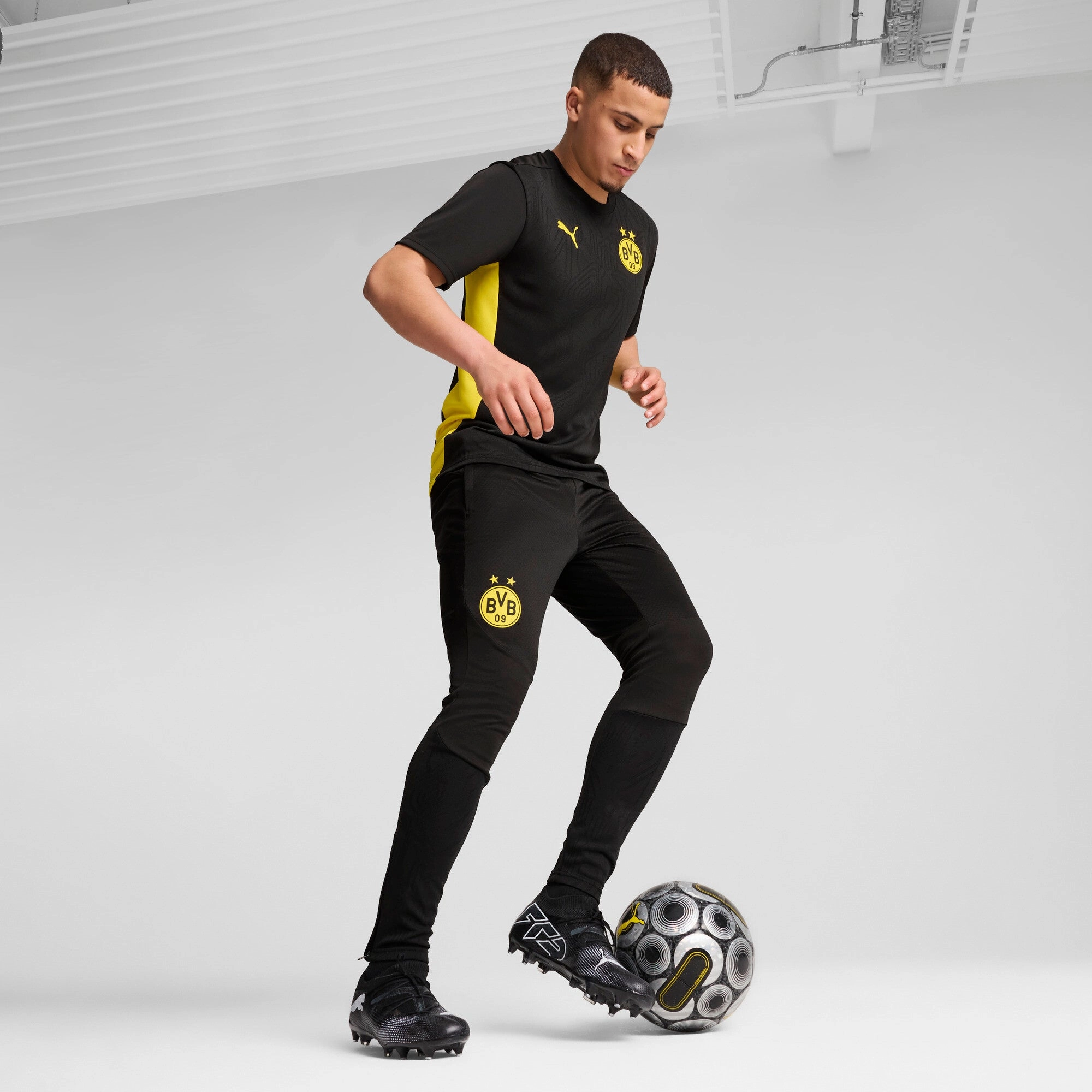 PUMA Men's Borussia Dortmund Training Pants