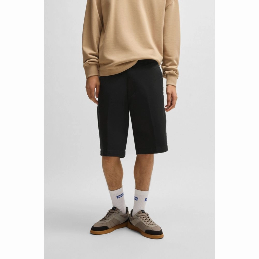 Regular-fit regular-rise shorts in cotton twill