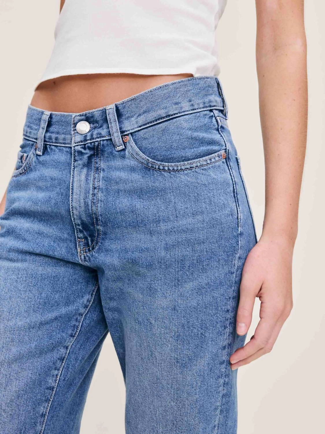 Romie Slim Straight Jeans In Meadow Lake