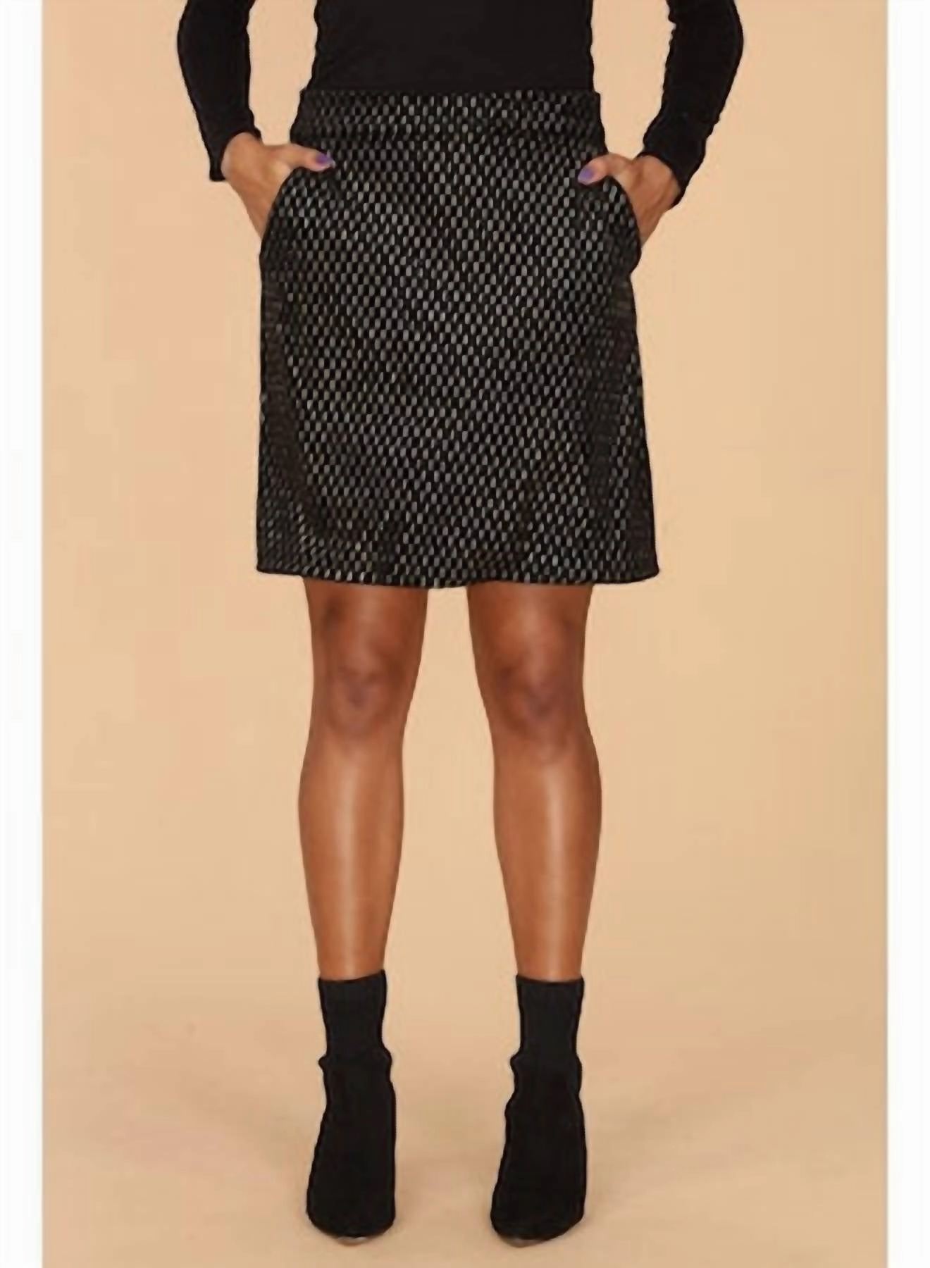 Romina Velvet Skirt In Black