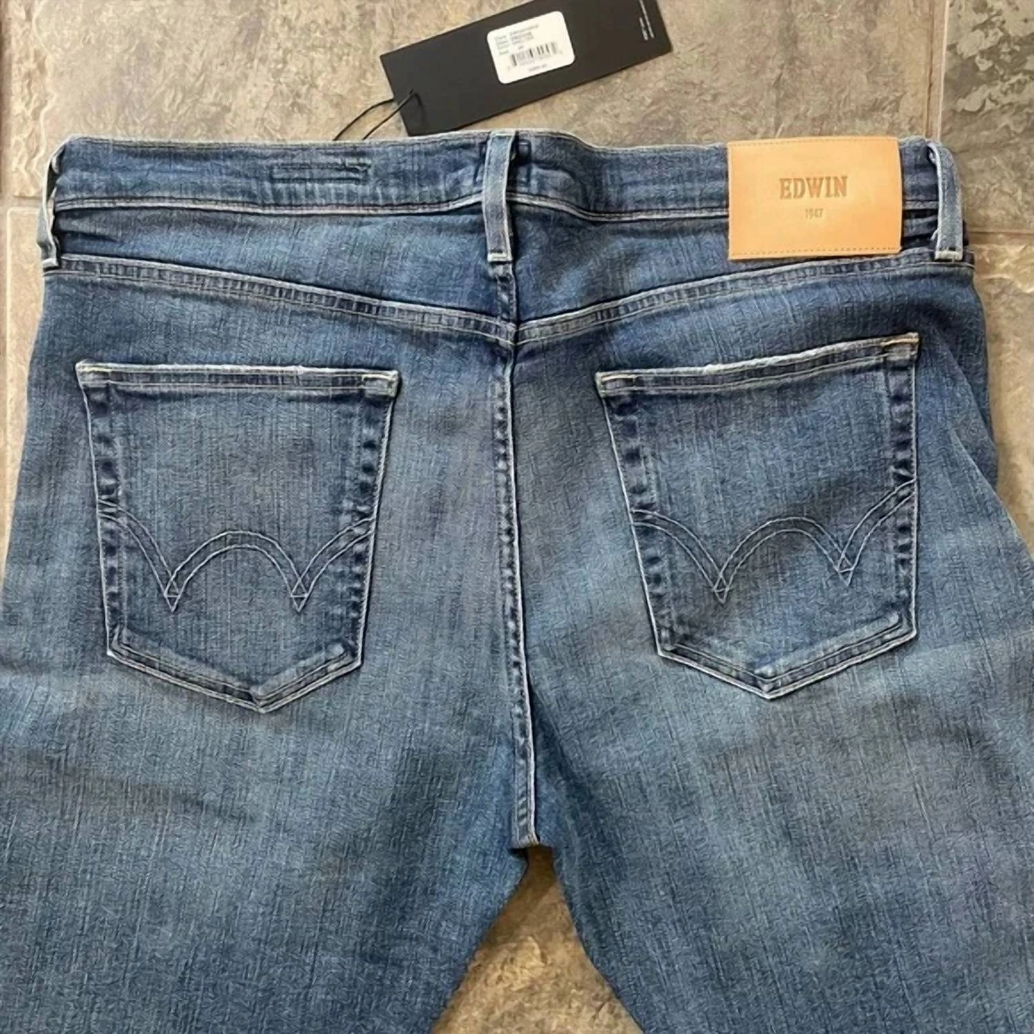 Slim Fit Jeans In Sheltersize