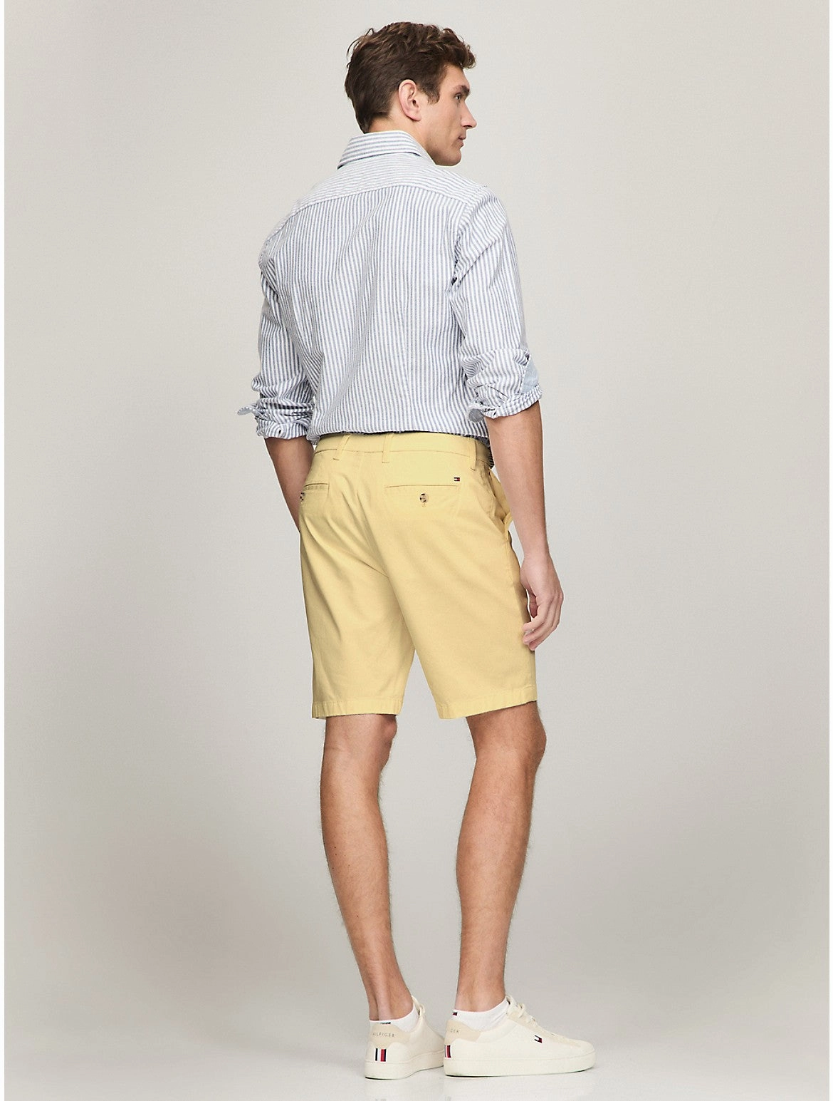 Tommy Hilfiger Men's Straight Fit Twill 9" Chino Short