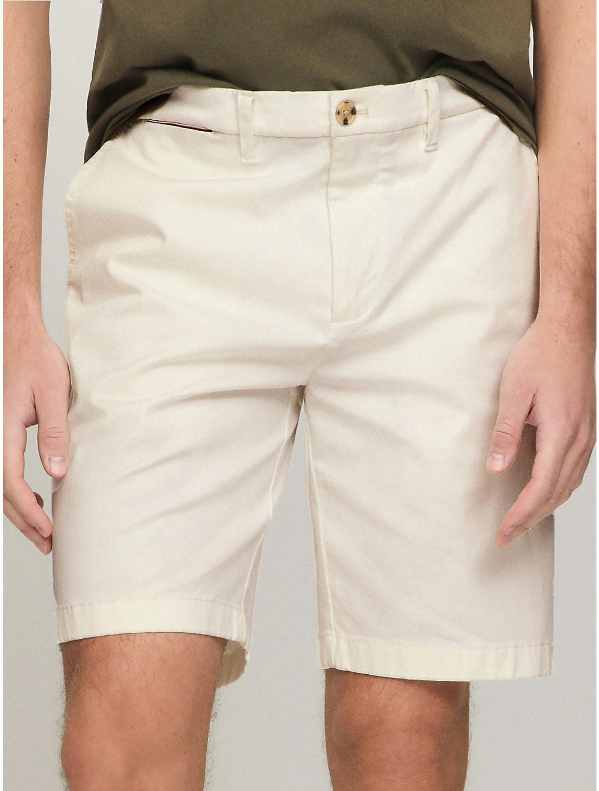 Tommy Hilfiger Men's Straight Fit Twill 9" Chino Short