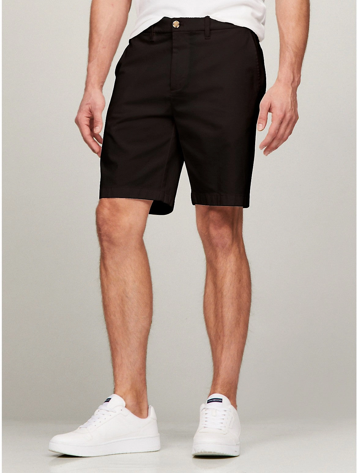 Tommy Hilfiger Men's Straight Fit Twill 9" Chino Short