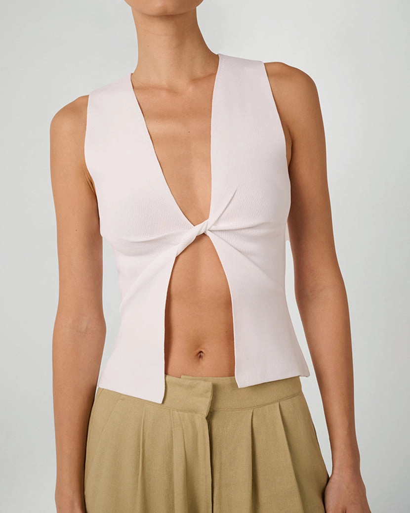 Twist Front Flyaway Tank