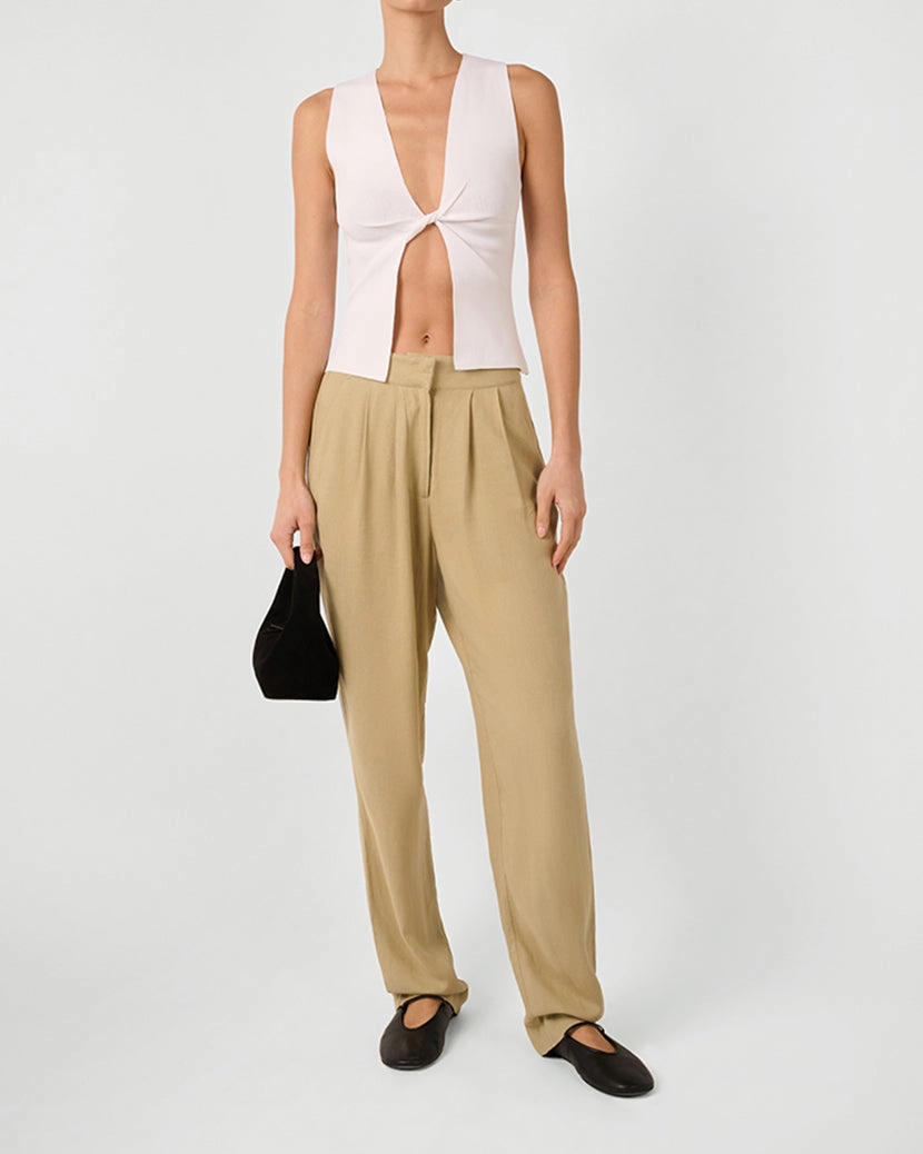 Twist Front Flyaway Tank