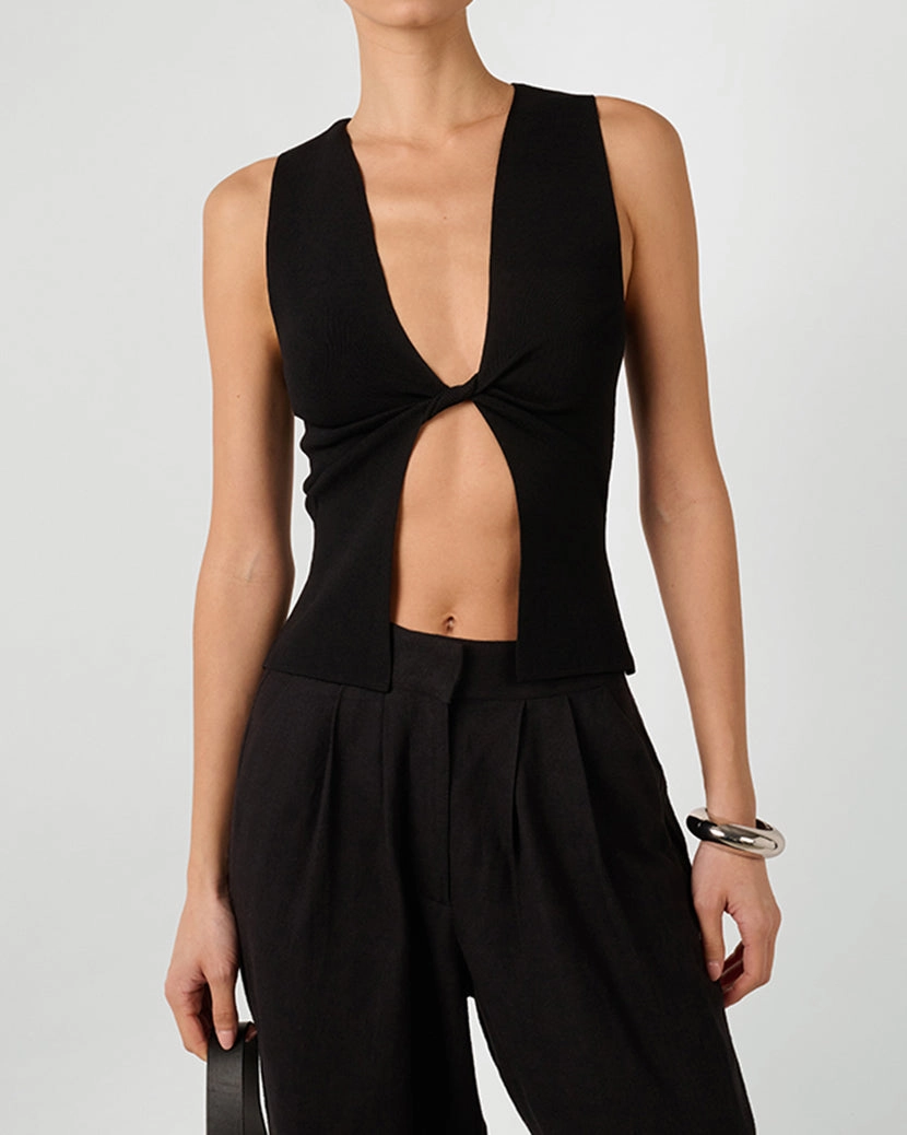Twist Front Flyaway Tank